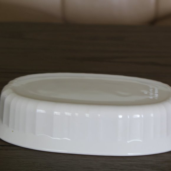 Corning Ware Casserole Dish - Picture 4 of 6